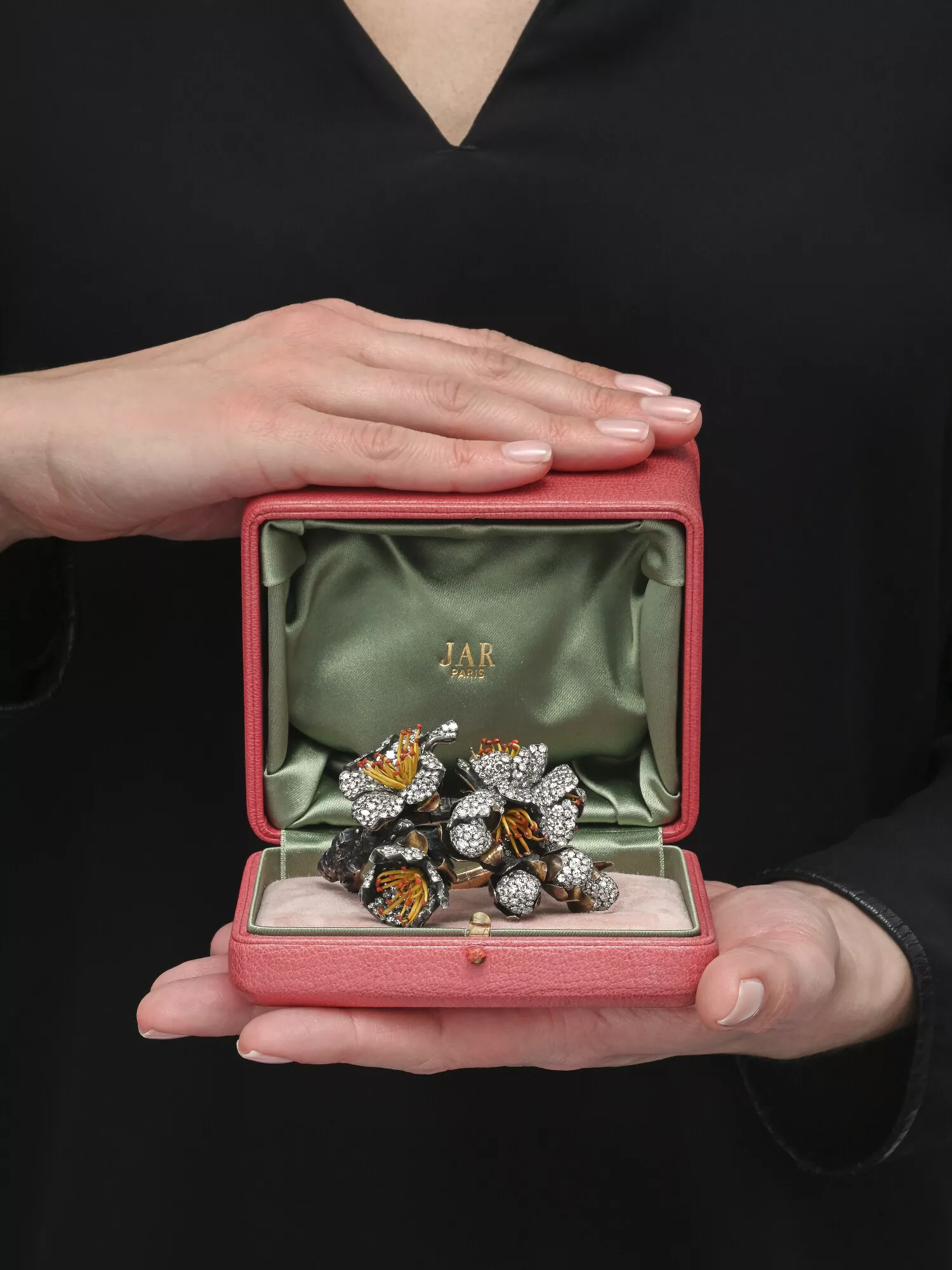 A Bouquet Of Gems: A Superb Collection Of Jewels By Jar