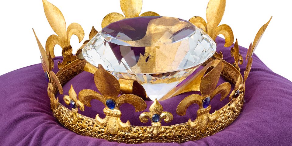 Unique Artefacts Used by Queen Elizabeth II to be Sold by Bonhams to Raise Funds for Cancer Research UK