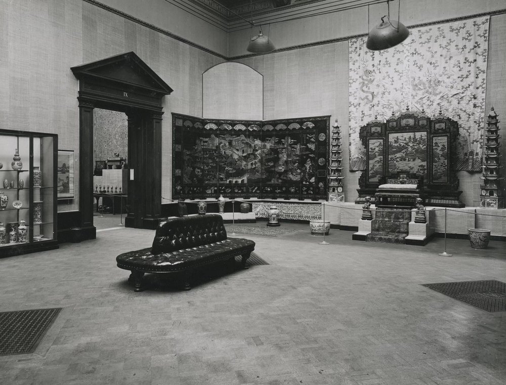Classical Chinese furniture, lacquer screens and porcelain of the kind that anchored the sale