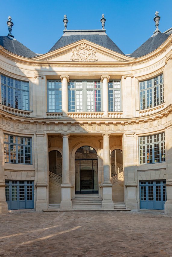 The H&ocirc;tel Lambert on the &Icirc;le Saint-Louis, built in the early 1640s by Louis Le Vau.