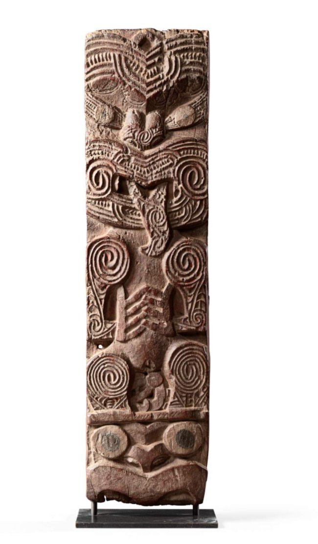 Maori architectural panel from New Zealand, from the Lucas Ratton collection. Estimate 20,000 to 30,000 euros.