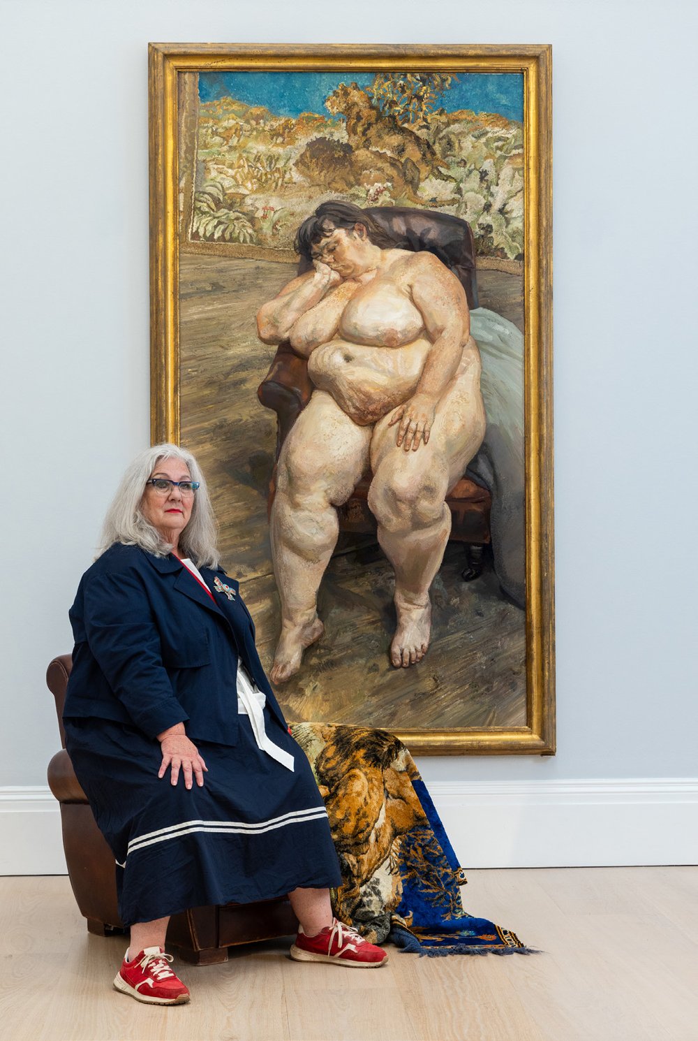 Sue Tilley, the benefits supervisor and sitter, beside Freud&rsquo;s portrait of her