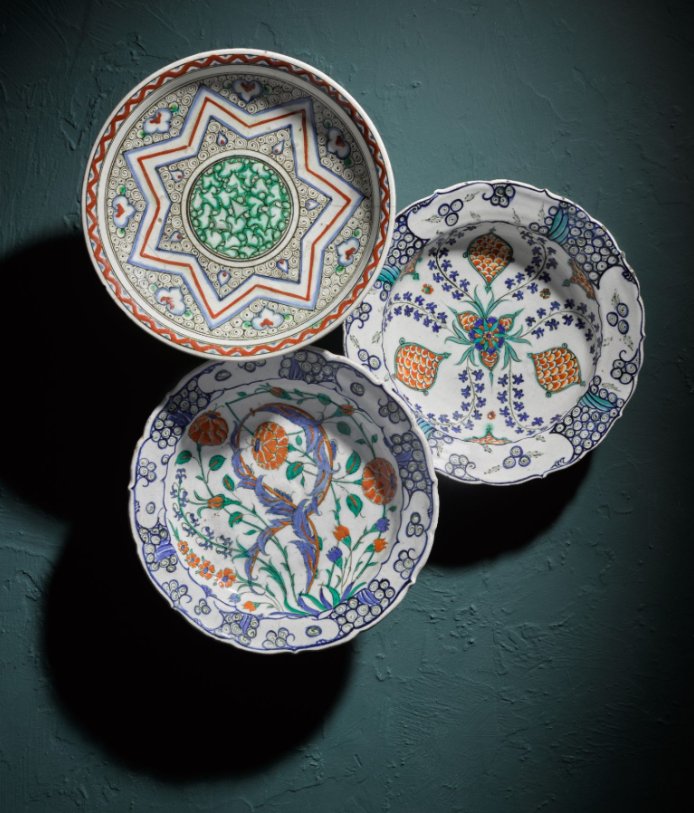 Iznik polychrome pottery from two collections held within their families for over a century, which surpassed their high estimates